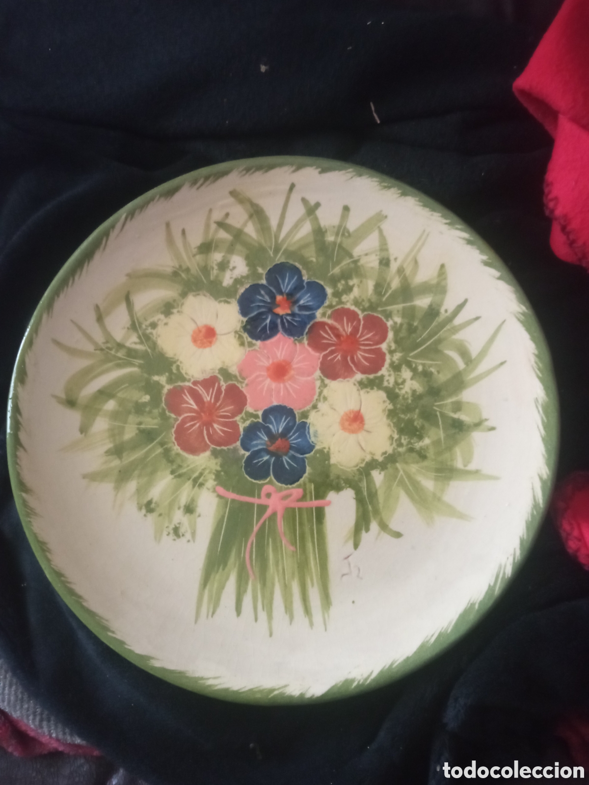 Antig&uuml;edades: Bonito plato de cer&aacute;mica de La Bisbal de 28 cm de di&aacute;metro