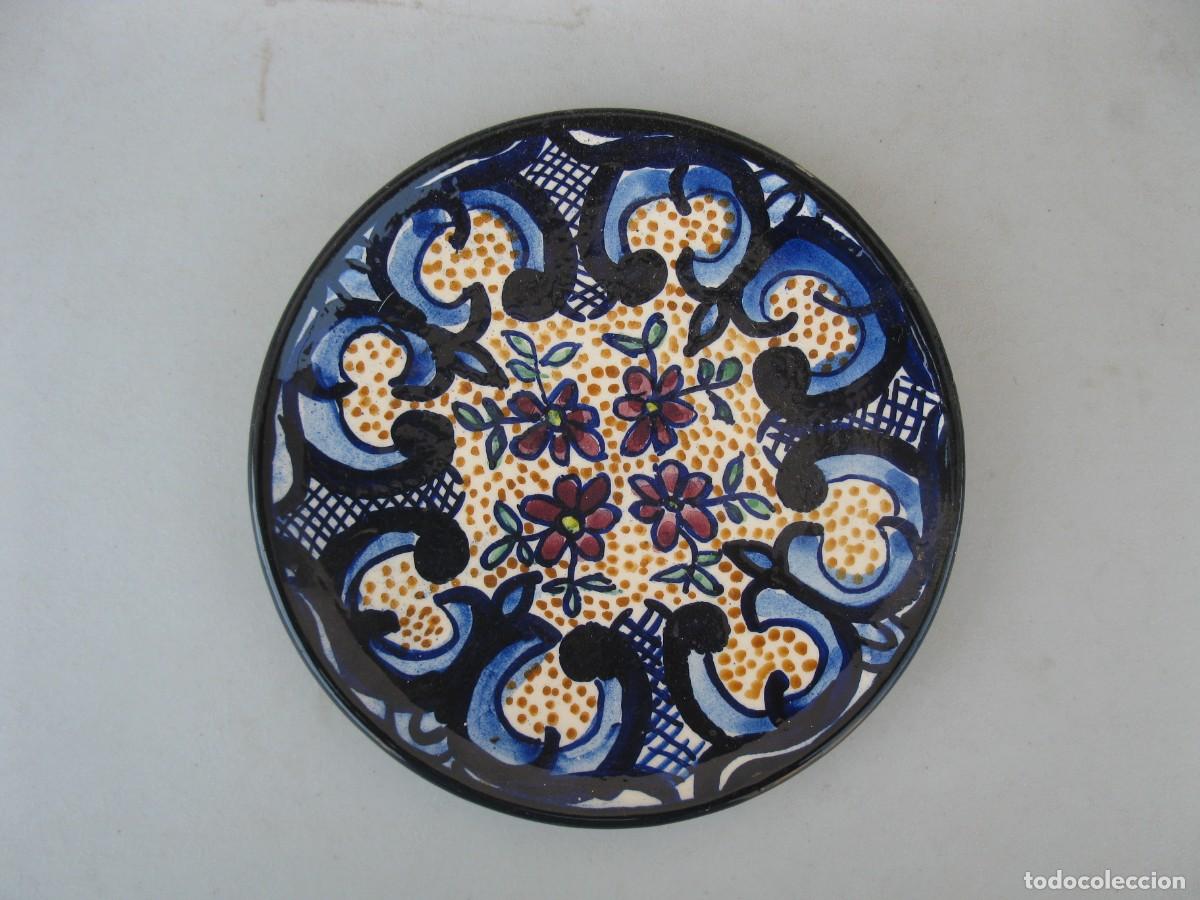 Antig&uuml;edades: ANTIGUO PLATO ANDALUZ PINTADO A MANO.
