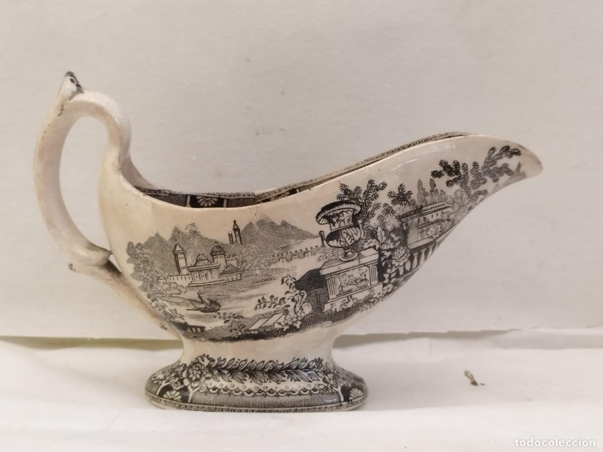 Antig&uuml;edades: Salsera Sargadelos. Cer&aacute;mica con el sello. s.XIX. 29x14cm