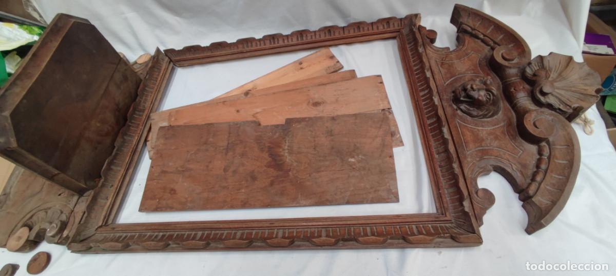 Antig&uuml;edades: MARCO GRANDE DE MADERA MUY ANTIGUO CON CABEZA DE LEON, PEANA, ADORNOS ETC. DE ESPEJO ?