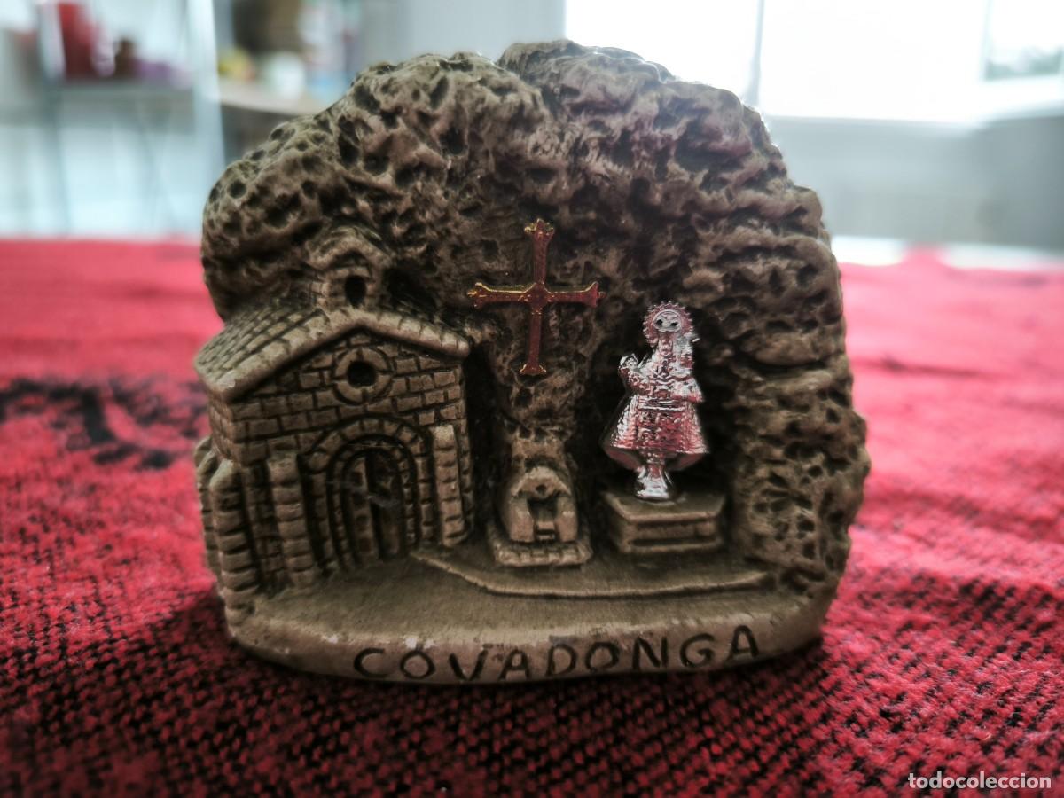 Antiquit&eacute;s: Figura Recuerdo De Covadonga Con Virgen De Covadonga | Souvenir Vintage Asturias