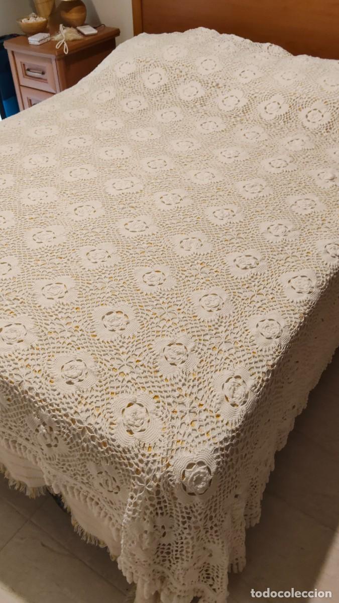 Antig&uuml;edades: Colcha de crochet blanca cama 135 cm