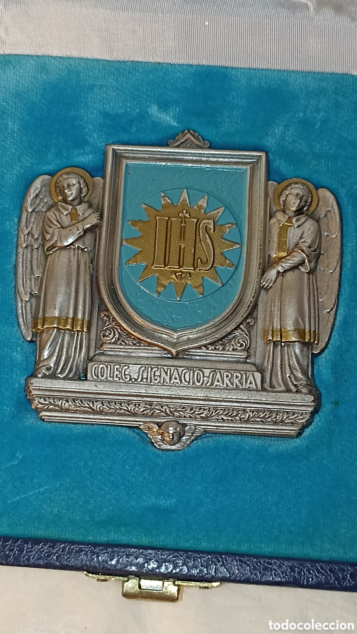 Antig&uuml;edades: Un precioso conjunto de dos medallas aut&eacute;nticas en su funda