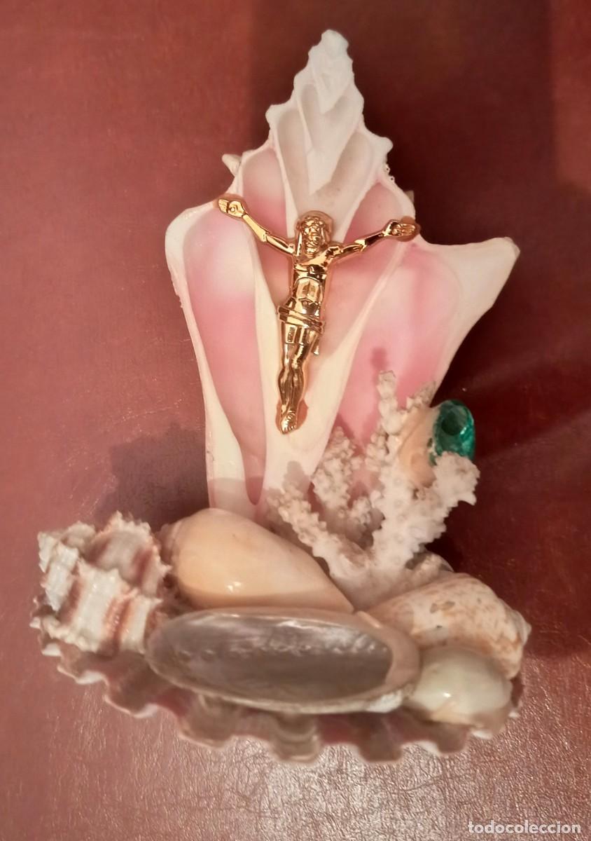 Antig&uuml;edades: IMAGEN DE JES&Uacute;S CRUCIFICADO SOBRE COMPOSICI&Oacute;N DE CONCHAS Y CARACOLAS, Vintage