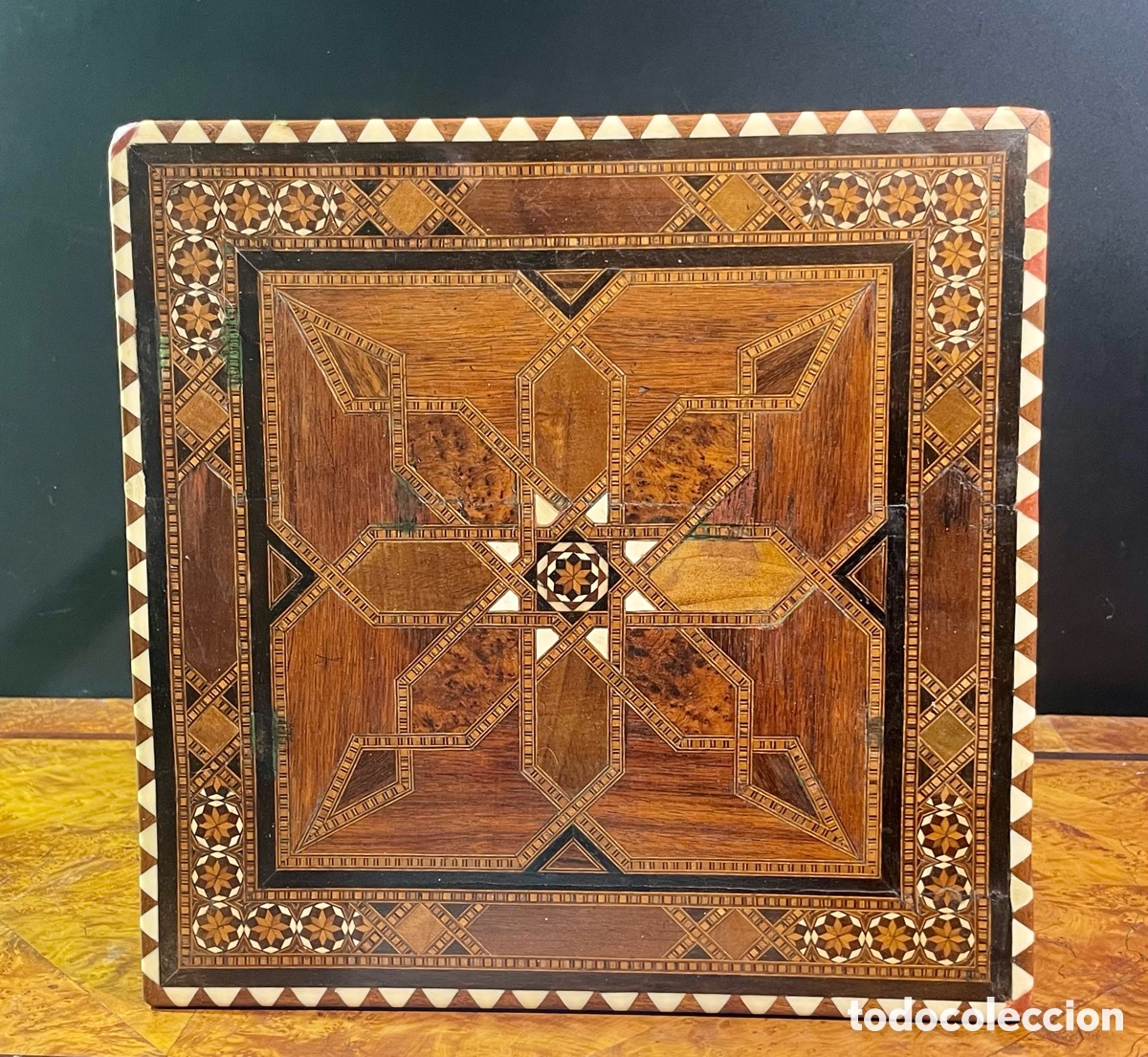 Antig&uuml;edades: Mesa con Incrustaciones de Hueso - Foto 2