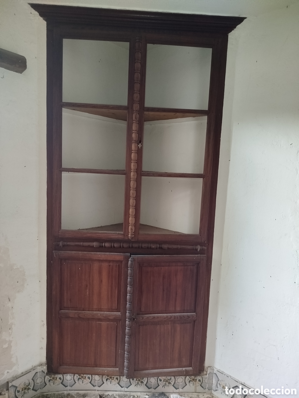 Antig&uuml;edades: Esquinera. Chinero. Rinconera. Cantonera. Lacena