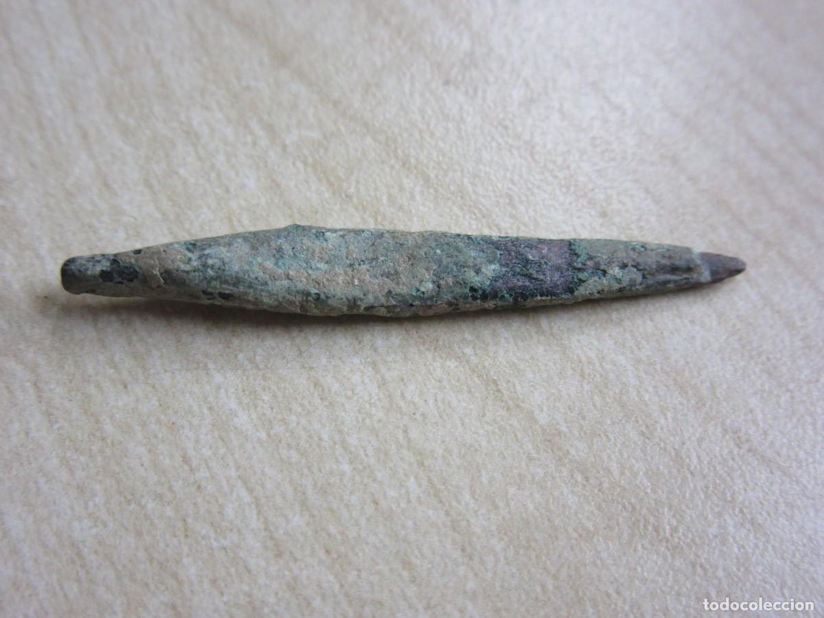 Antig&uuml;edades: Punz&oacute;n de bronce de &eacute;poca romana 3,7 cm - Foto 2