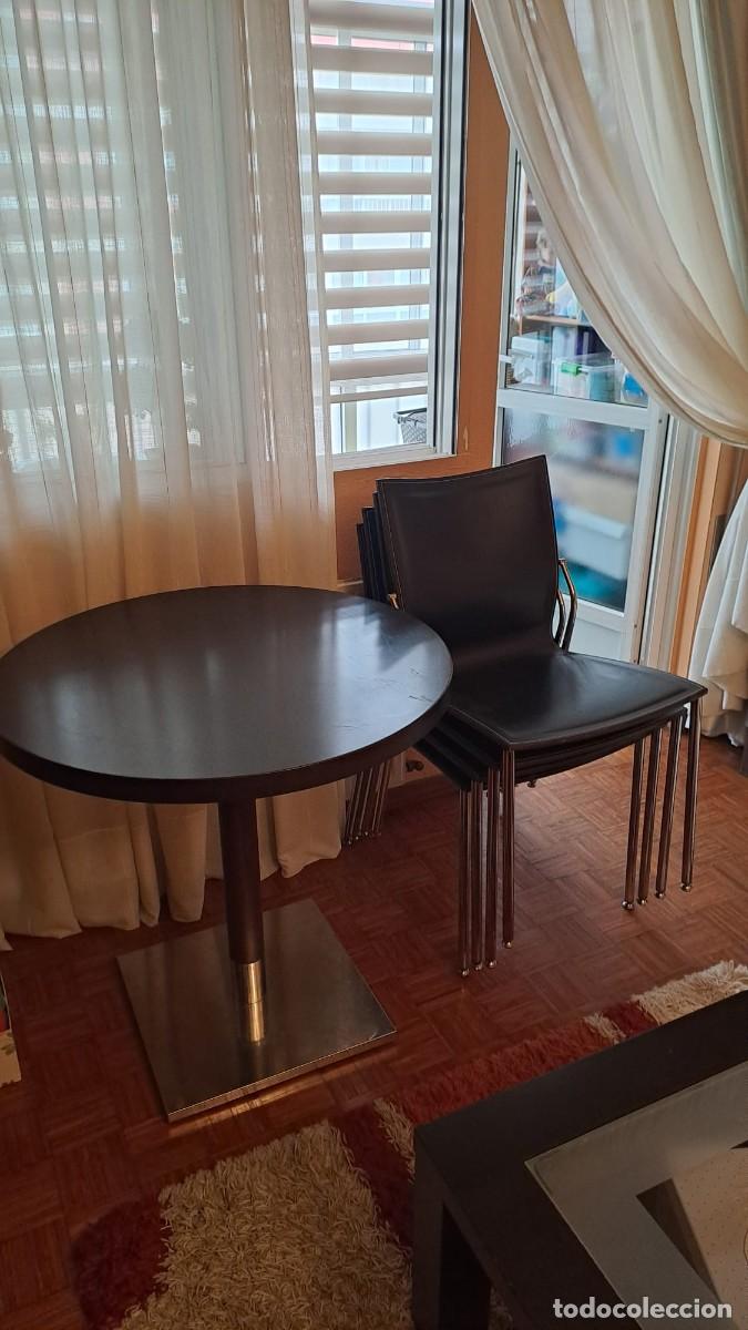 Antig&uuml;edades: Mesa redonda de 80 cms con 4 sillas