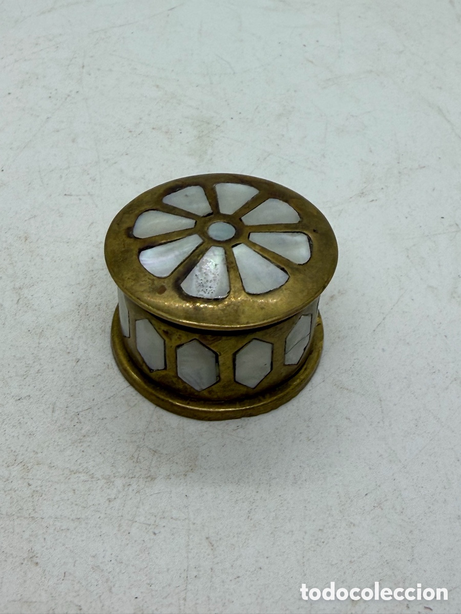 Antiques: Antigua Caja de N&aacute;car