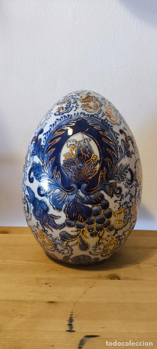 Antig&uuml;edades: Huevo de porcelana decorado - Foto 1