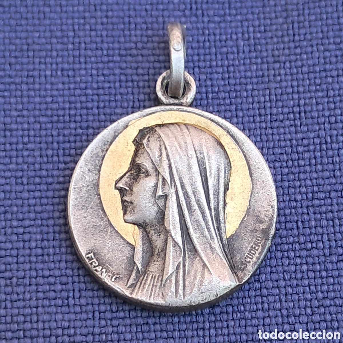 Antiquit&eacute;s: Antigua medalla de plata con incrustaci&oacute;n de oro de Nuestra Sen&ntilde;ora de Lourdes