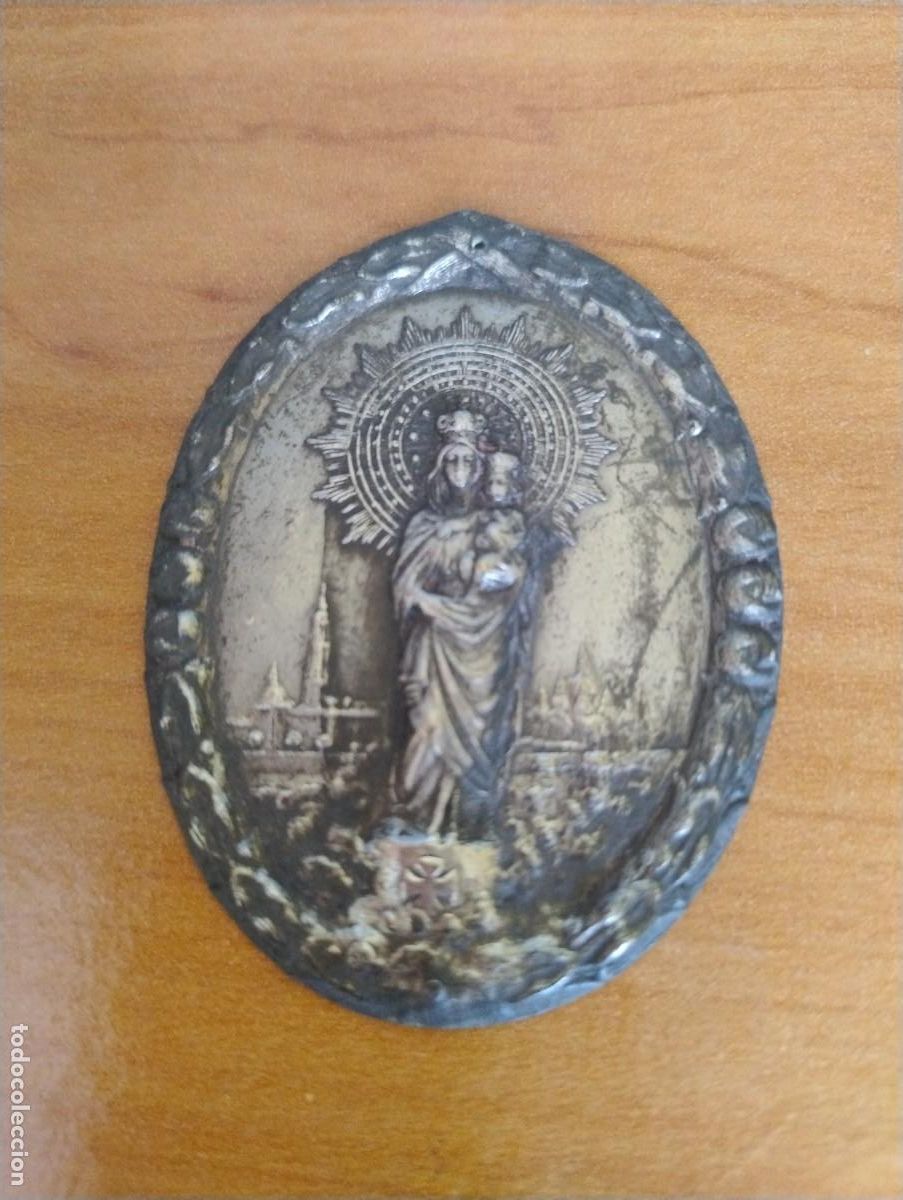 Antiguidades: PLAQUITA MET&Aacute;LICA 6 X 4,50 CM VIRGEN DEL PILAR.