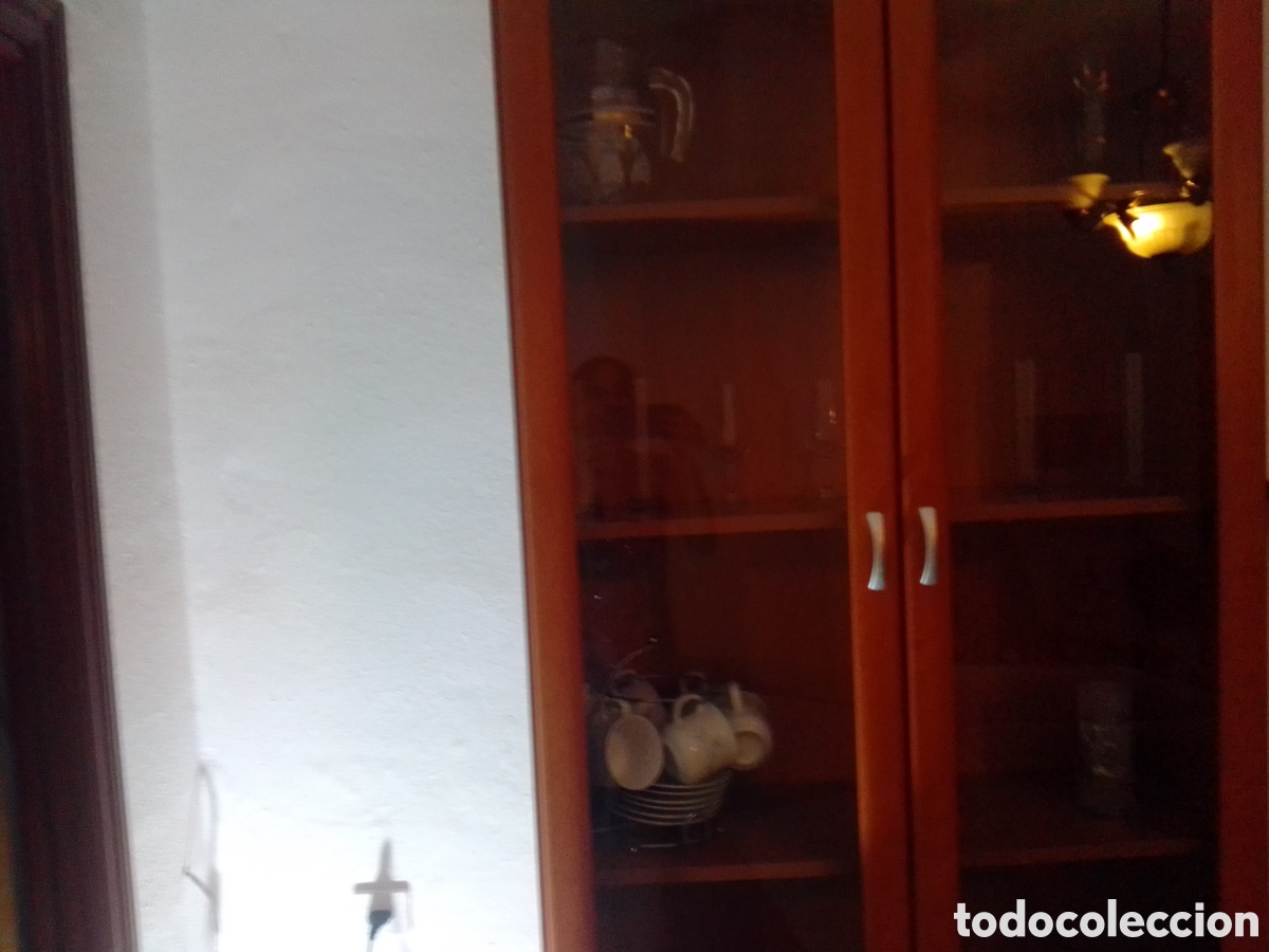 Antig&uuml;edades: Estanter&iacute;a de madera y cristal - Foto 3