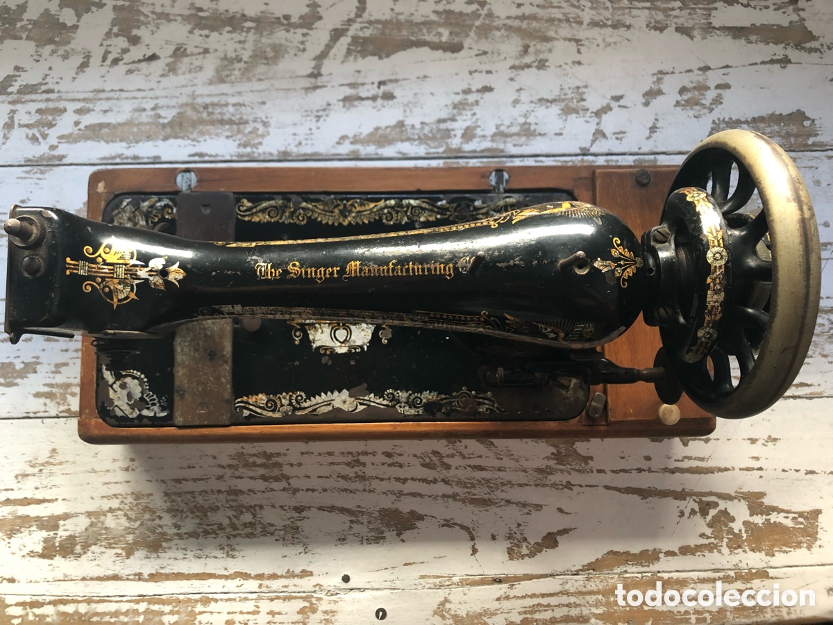 Antig&uuml;edades: M&aacute;quina de coser Singer - Foto 1