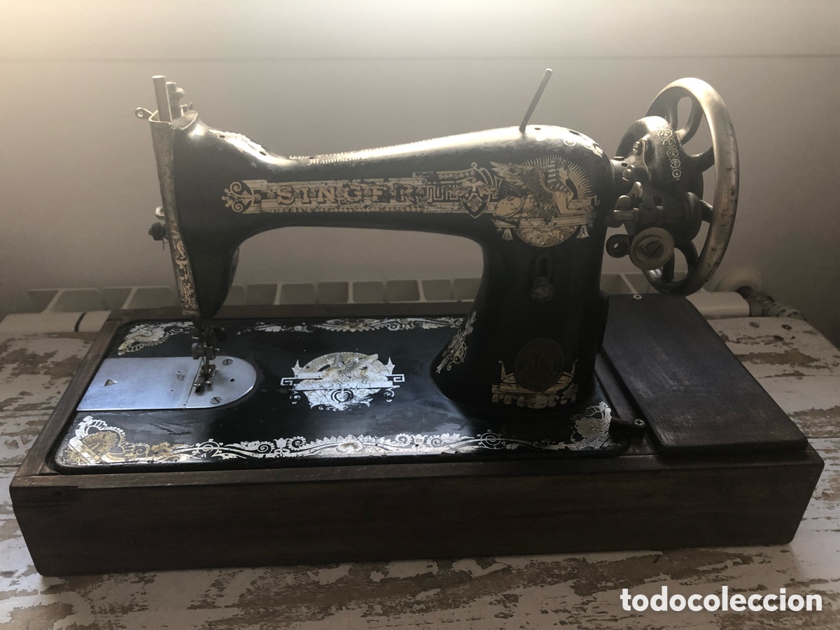Antig&uuml;edades: M&aacute;quina de coser Singer - Foto 2