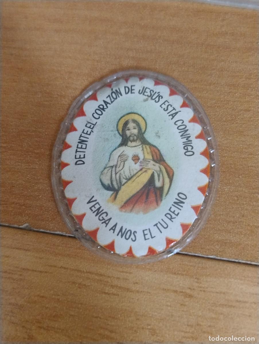 Antiguidades: Detente antiguo el Sagrado Coraz&oacute;n de Jesus est&aacute; contigo . Unos 3 x 3,50 cm