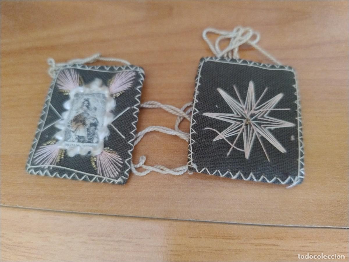 Antiquit&eacute;s: Bonito escapulario bordad de la Virgen del Carmen. 3,50 x 4 cm cada pieza