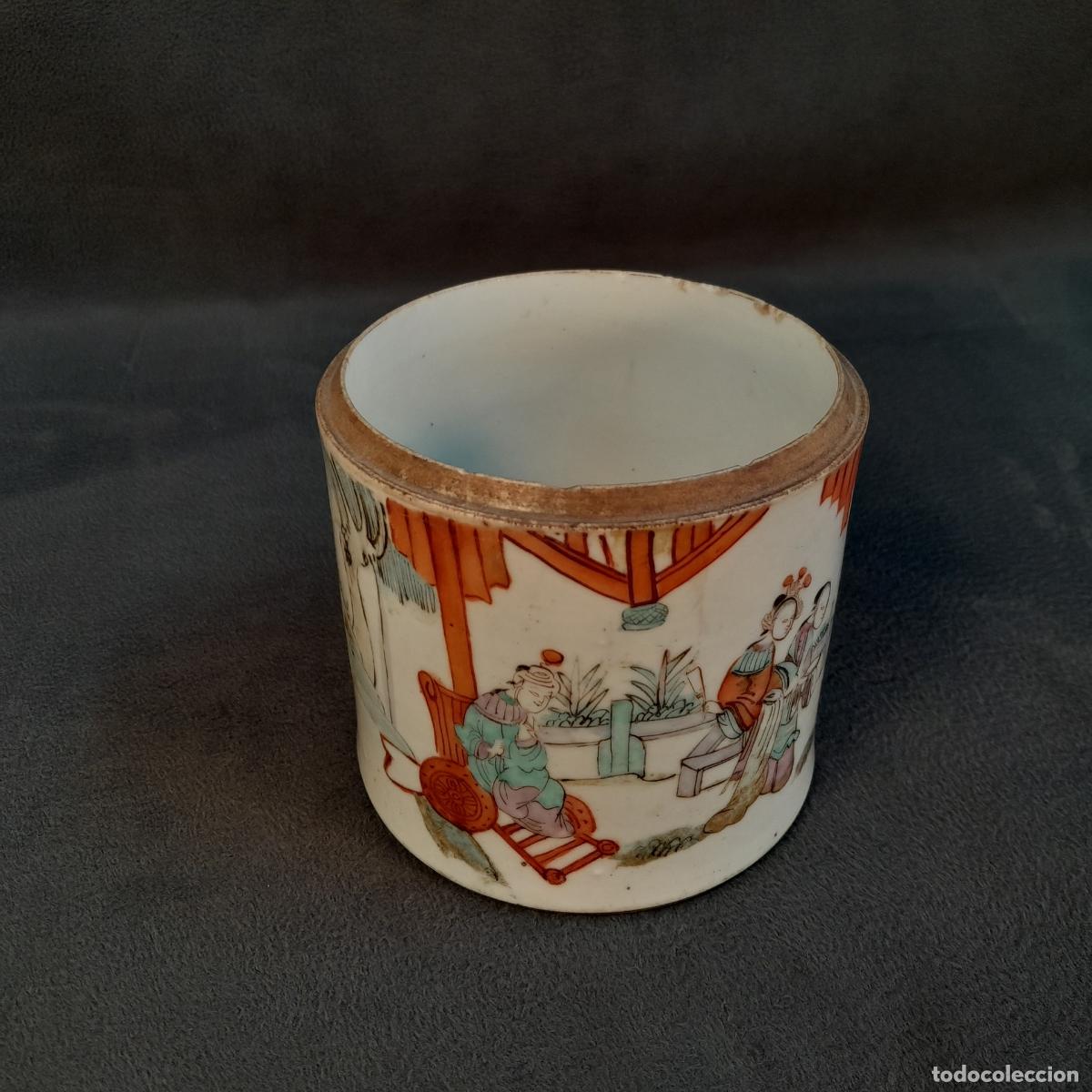 Antig&uuml;edades: POT FORO DE PORCELANA CHINA ESMALTADA CON ESCENAS DE FIGURAS Y CABALLO. SIGLO XIX