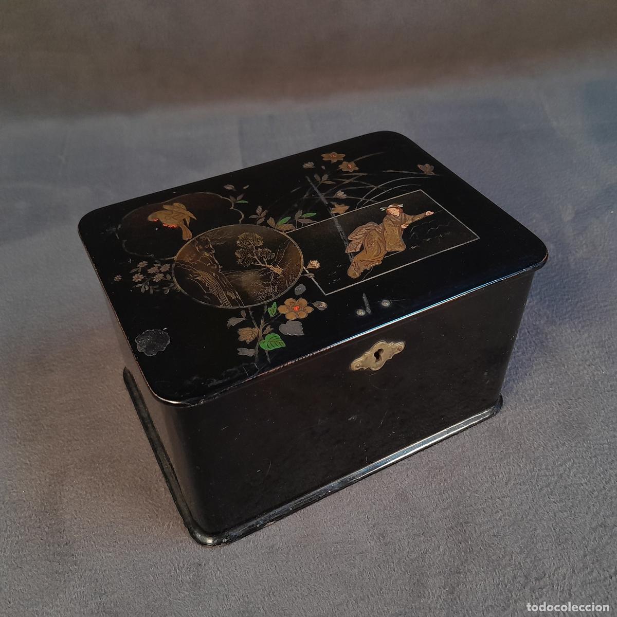 Antig&uuml;edades: ANTIGUA CAJA DE TOCADOR EN PAPEL MACH&Eacute; LACADO DE ESTILO JAPON&Eacute;S.CA 1940