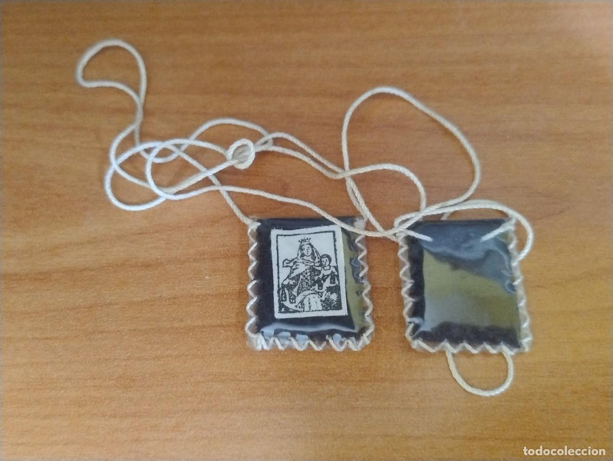 Antig&uuml;edades: Peque&ntilde;o escapulario de la Virgen del Carmen. - Foto 1