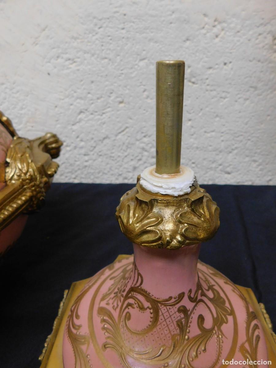 Antig&uuml;edades: PAREJA DE JARRONES DE PORCELANA Y BRONCE - Foto 18