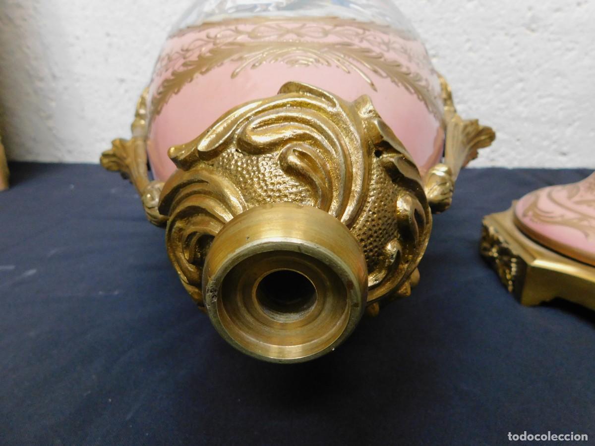Antig&uuml;edades: PAREJA DE JARRONES DE PORCELANA Y BRONCE - Foto 19