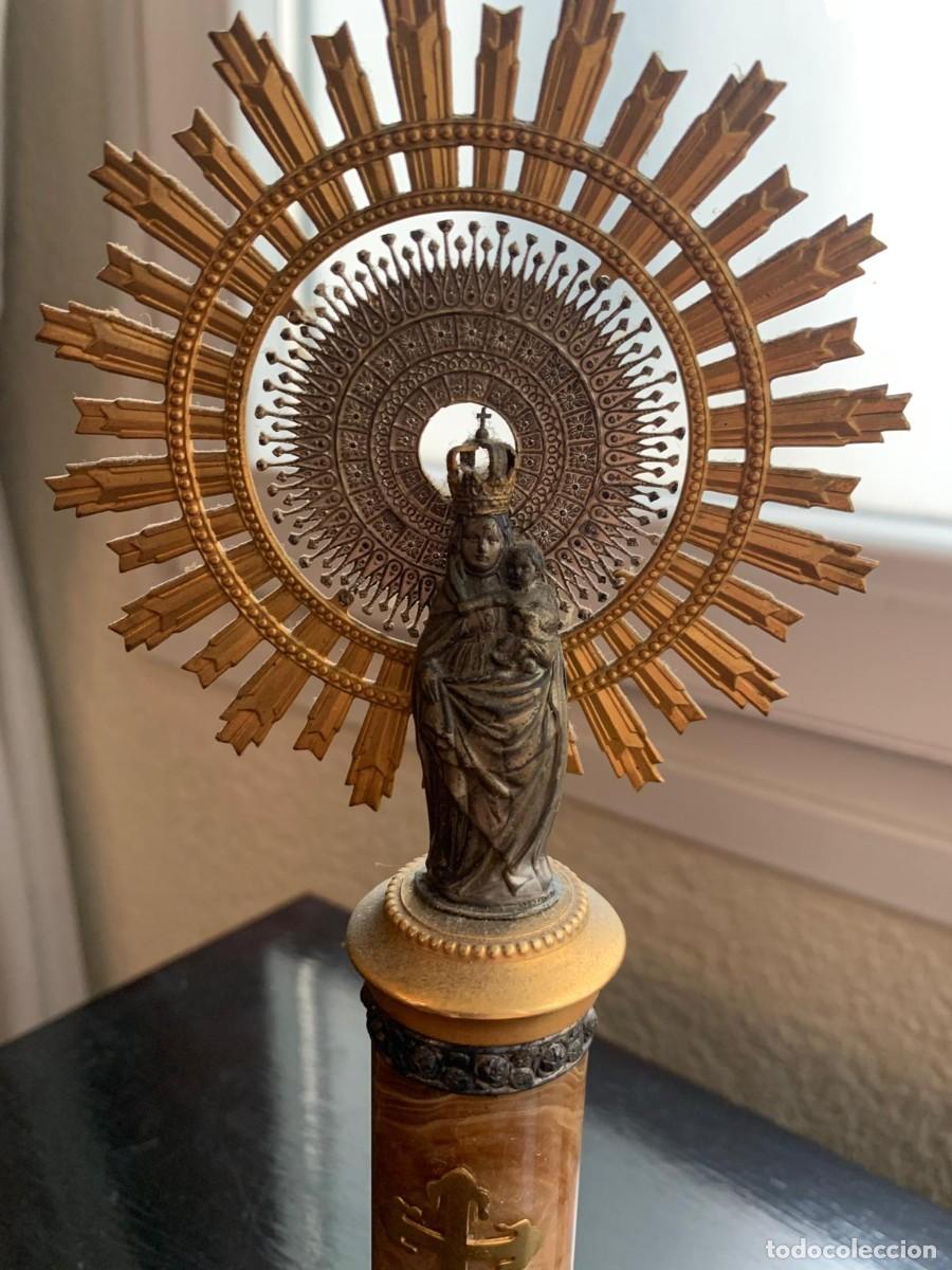 Antig&uuml;edades: Virgen del Pilar sobre columna de &oacute;nice