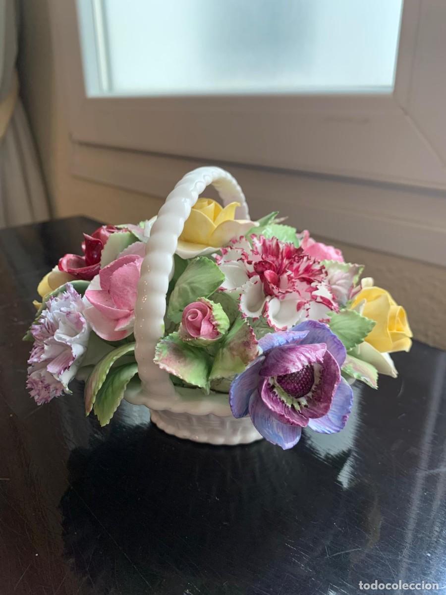 Antig&uuml;edades: Cesta floral Royal Adderley porcelana