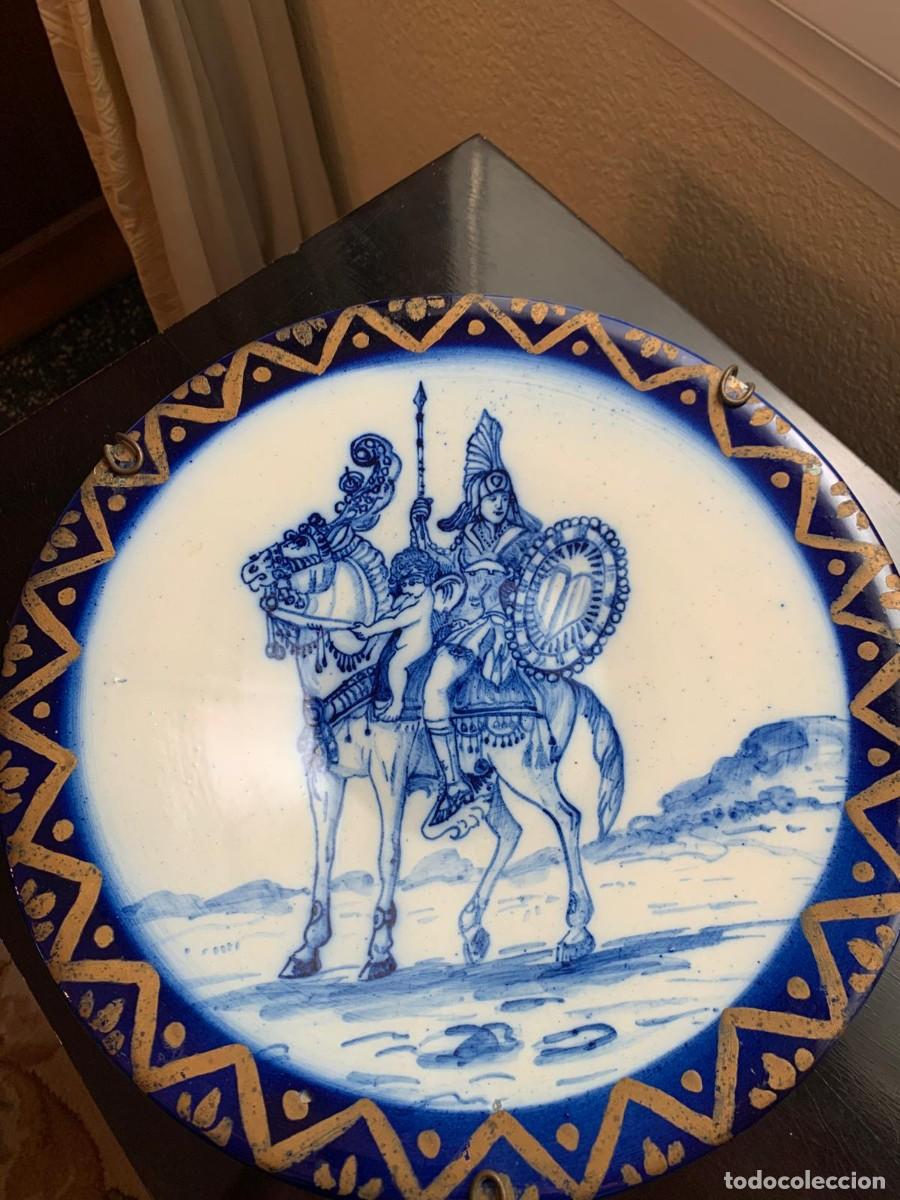Antig&uuml;edades: Pareja Platos Decorativos Pintados a Mano