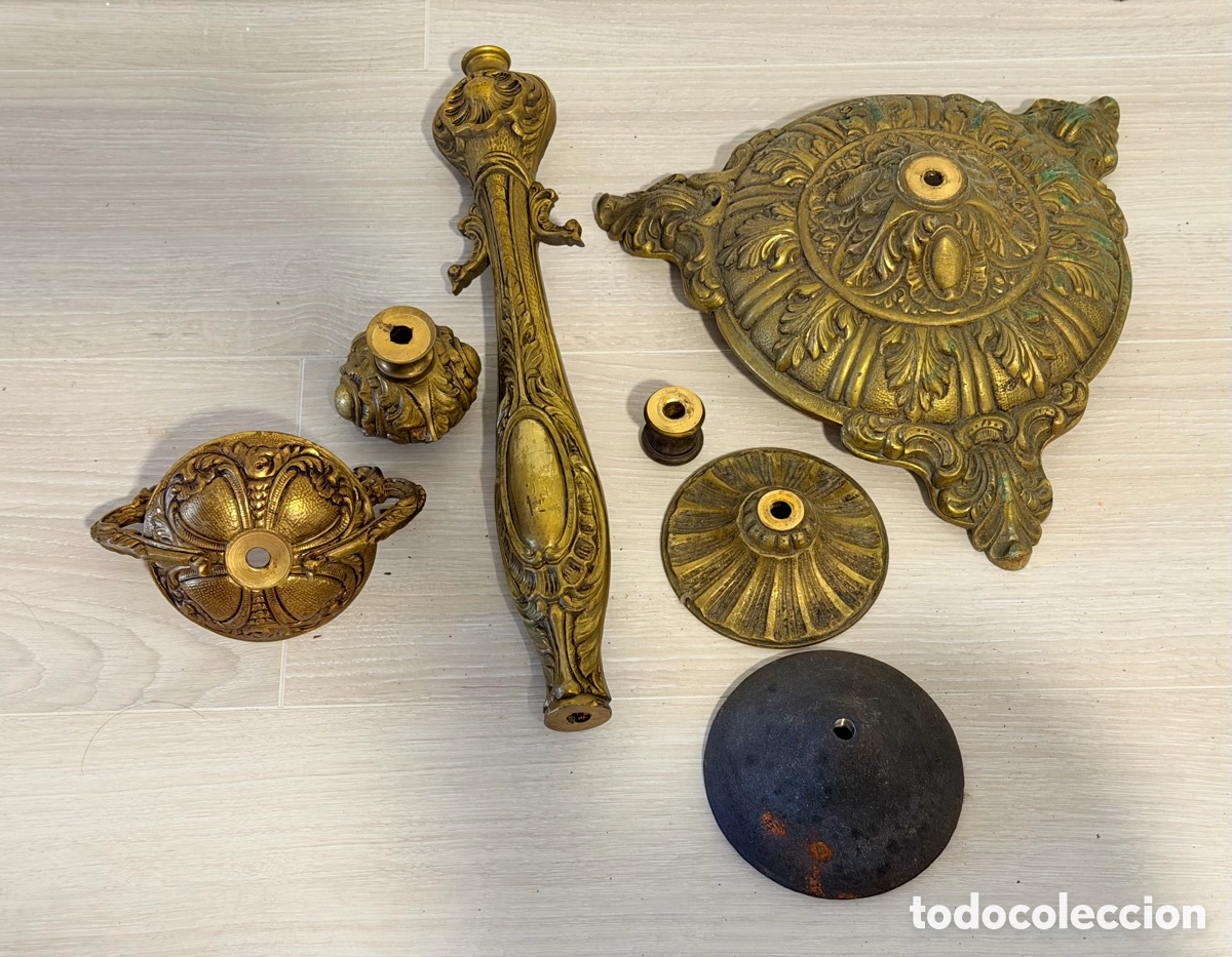 Antig&uuml;edades: Antiguos Adornos de Bronce