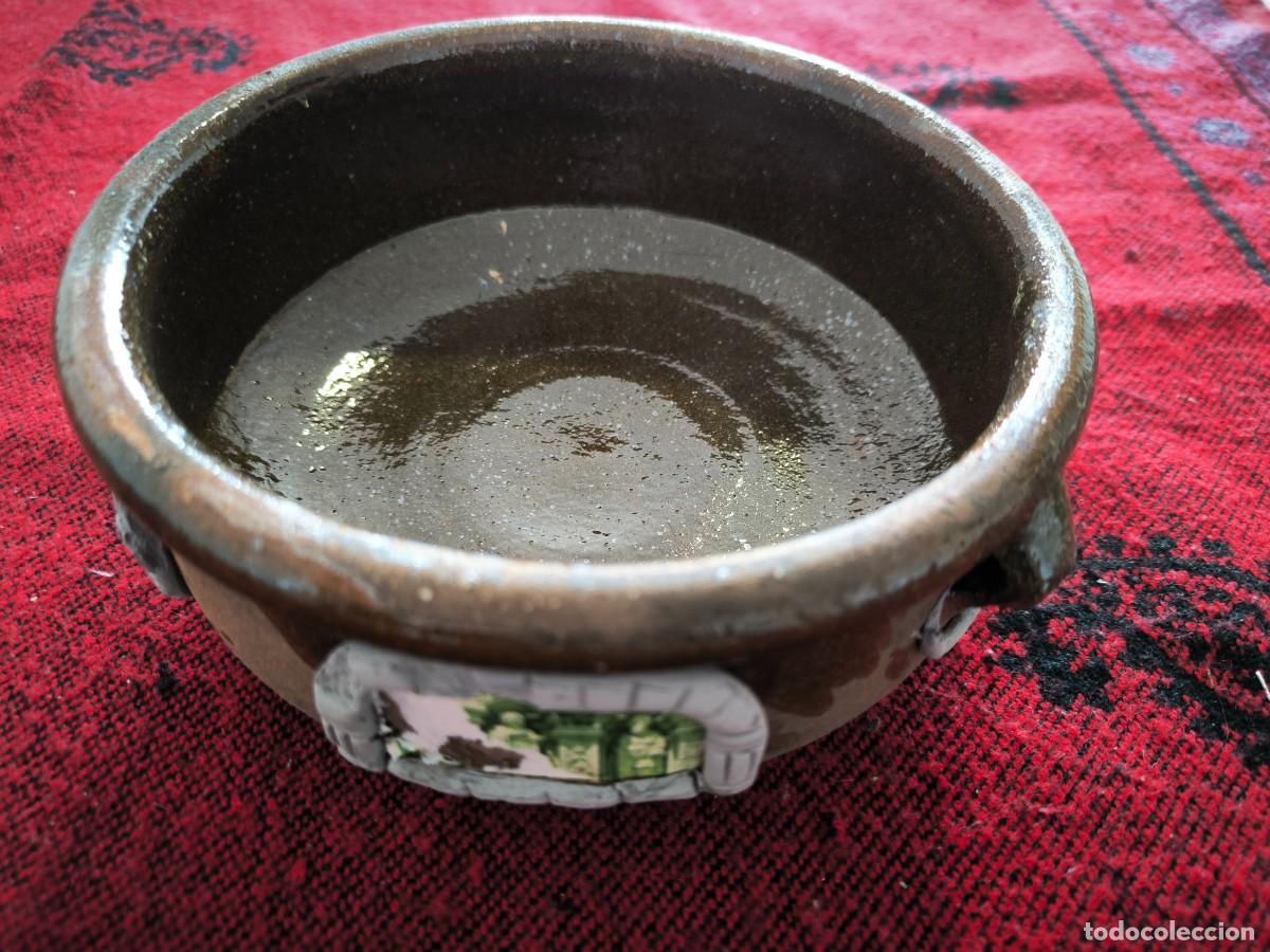 Oggetti Antichi: Cuenco Artesanal De Gres Con Relieve G&oacute;tico Y Escena Verde &middot; Cer&aacute;mica De Autor &Uacute;nica