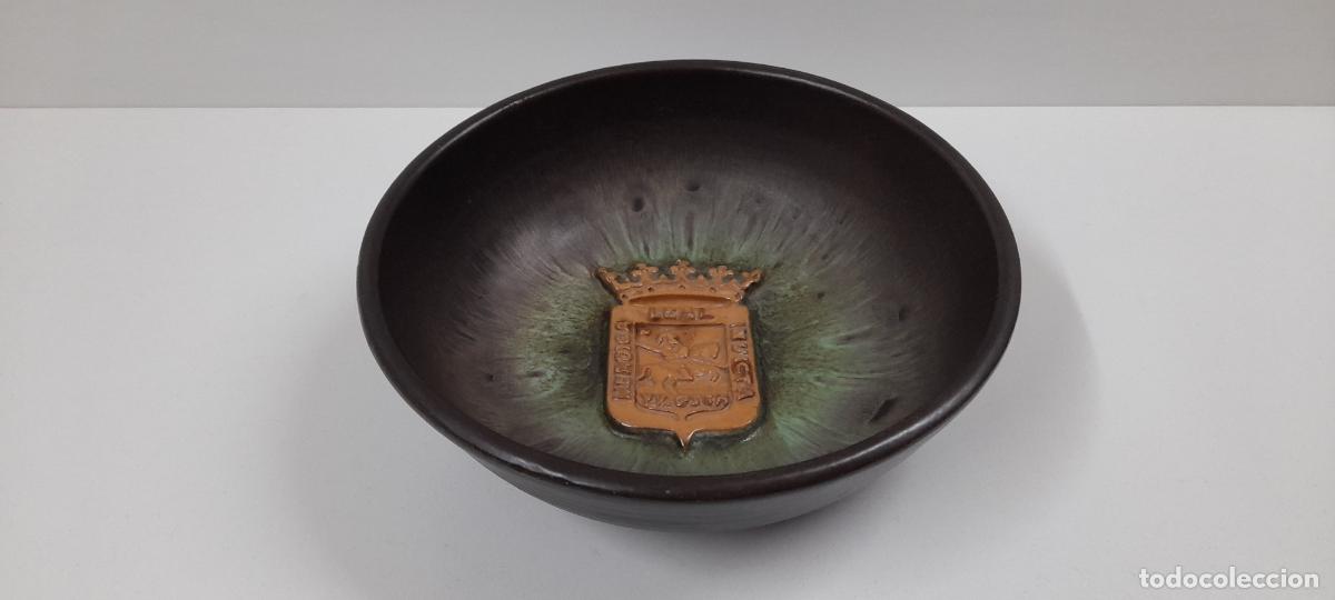 Oggetti Antichi: CUENDO DE CERAMICA CON EL ESCUDO DE HUESCA . JOSE ARELLANO (1921 - 1997) FRAGA - HUESCA . ALTO 6 CM