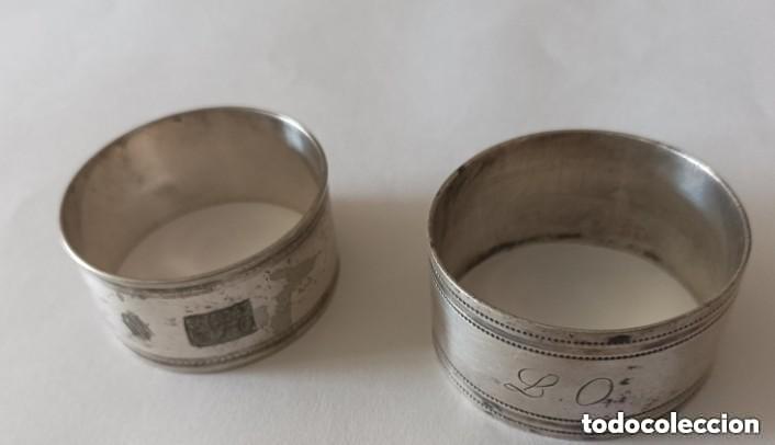 Antig&uuml;edades: Pareja de servilleteros en metal plateado