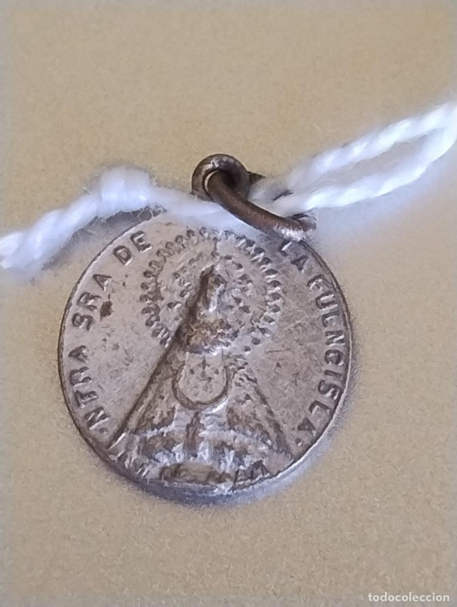 Antig&uuml;edades: Antigua medalla religiosa. Nuestra Se&ntilde;ora de la Fuencisla.