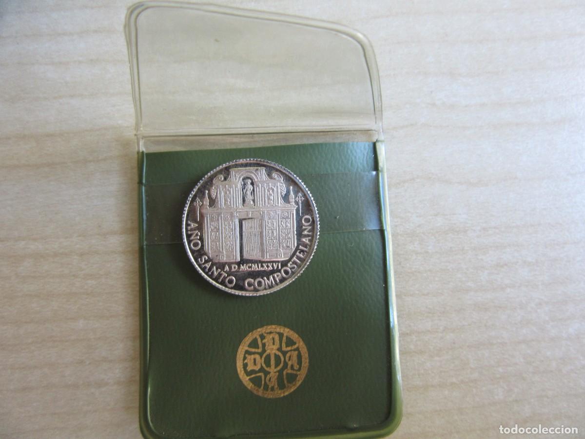 Antig&uuml;edades: Medalla de Santiago de Compostela A&ntilde;o Santo Compostelano 1975 Con funda