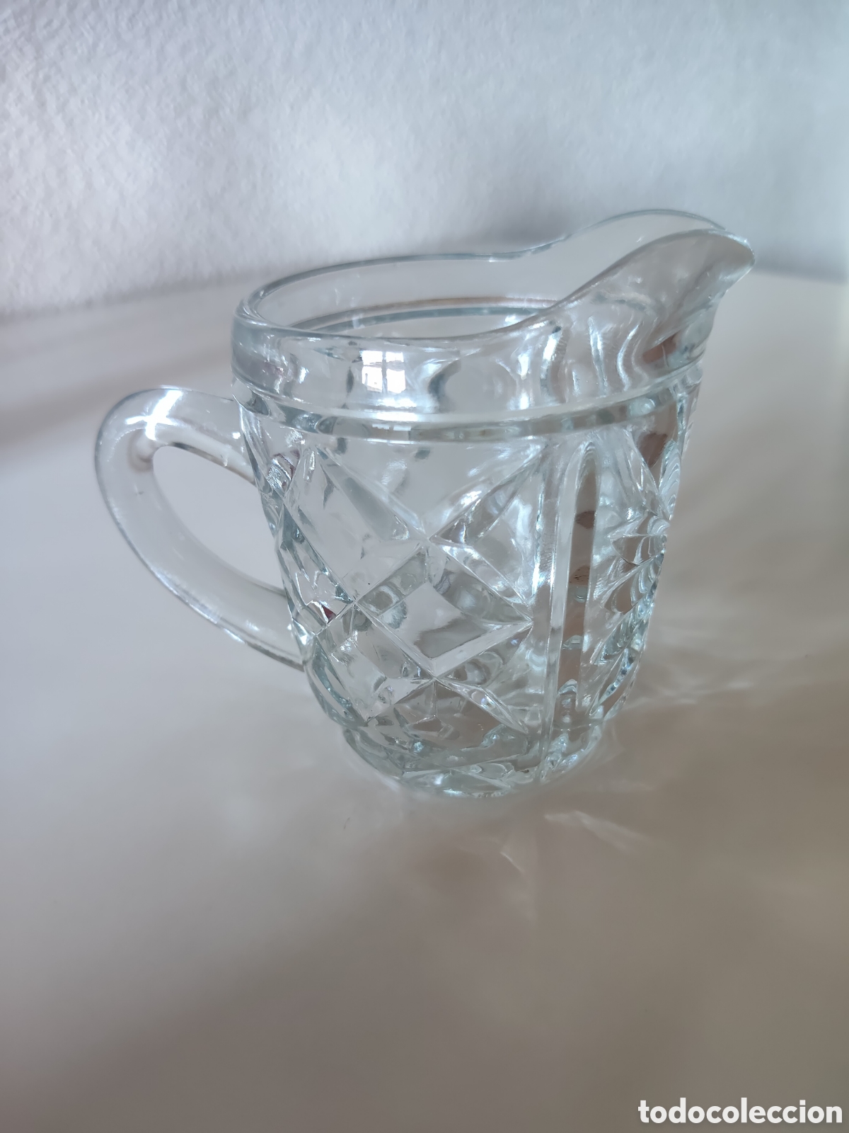 Antig&uuml;edades: Jarra de cristal tallado made in England