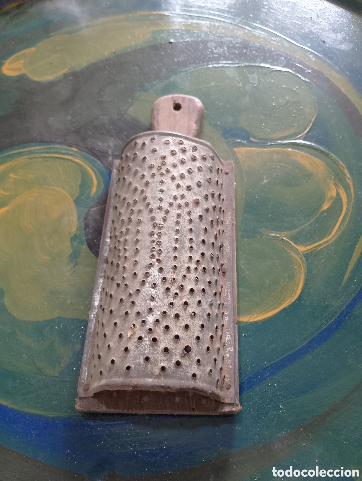 Antig&uuml;edades: Rallador antiguo de madera y metal