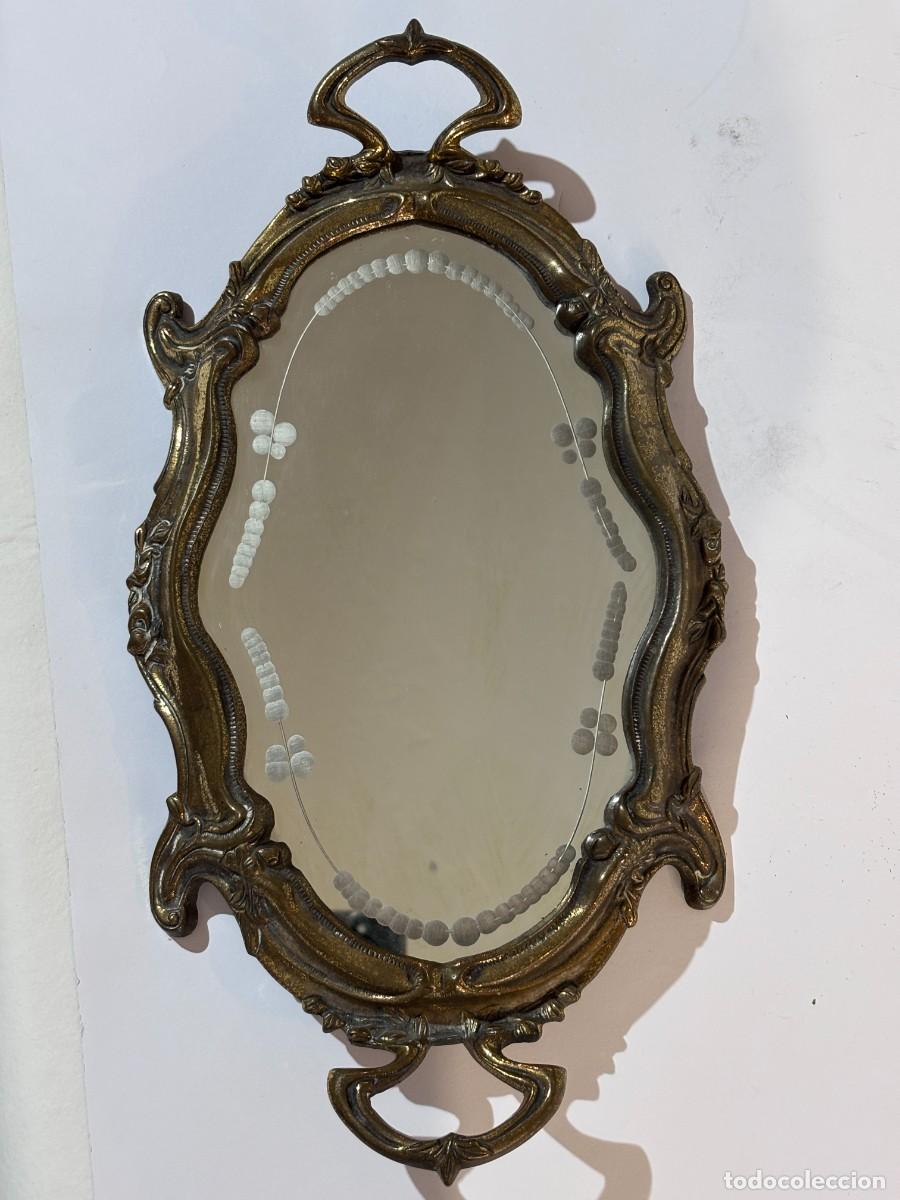 Antig&uuml;edades: Bandeja de bronce con espejo decorado - Foto 2