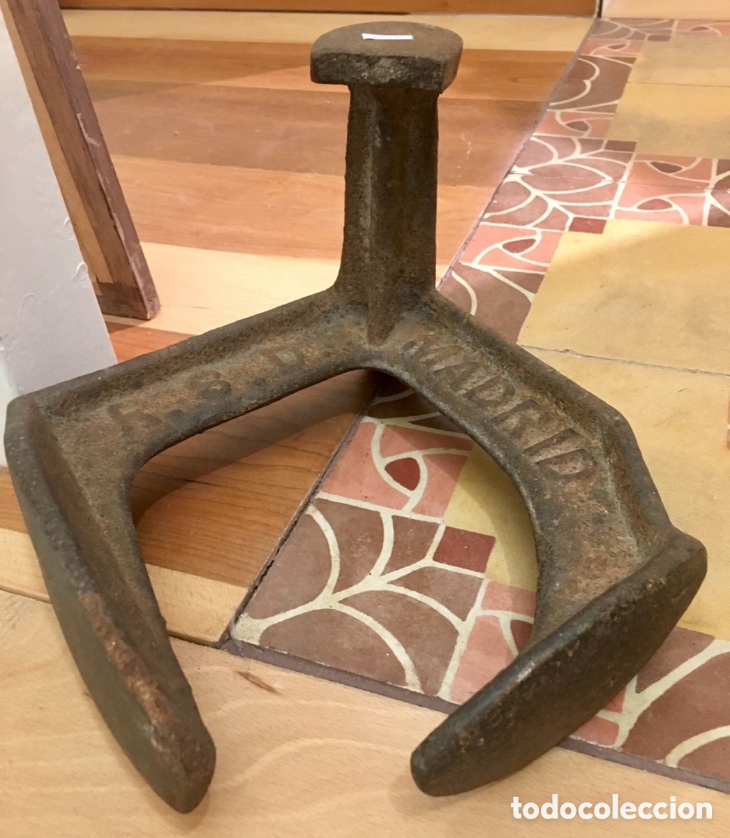 Antig&uuml;edades: Bigornia. Yunque de zapatero. Hierro. Mid Century.