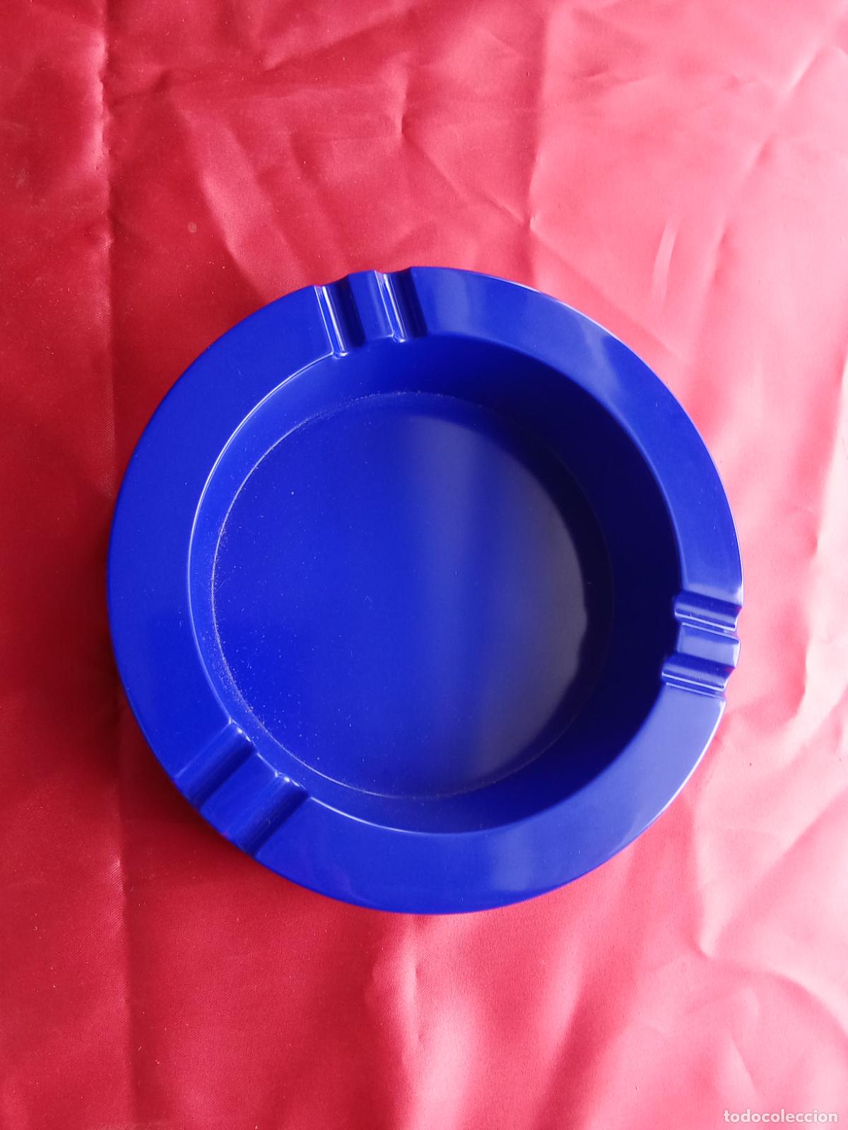 Antig&uuml;edades: Cenicero baquetilla azul nuevo sin uso, vintage. Caja Ceniceros