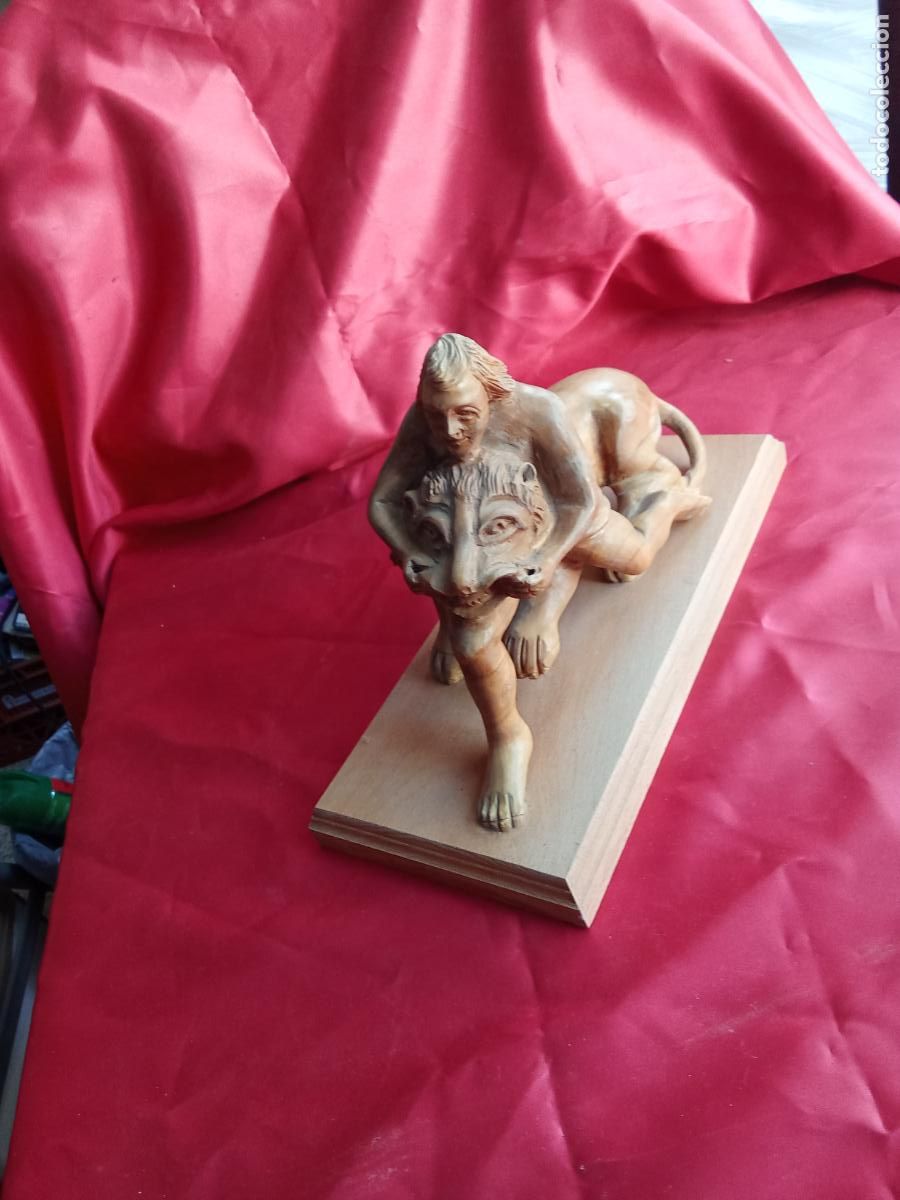 Antig&uuml;edades: Sans&oacute;n agarrando al le&oacute;n tallado de madera Caja Cepillos