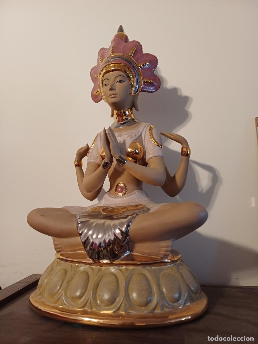 Antig&uuml;edades: Espectacular Figura Diosa Hind&uacute; Lakshmi - Porcelana NADAL (Excelente estado).