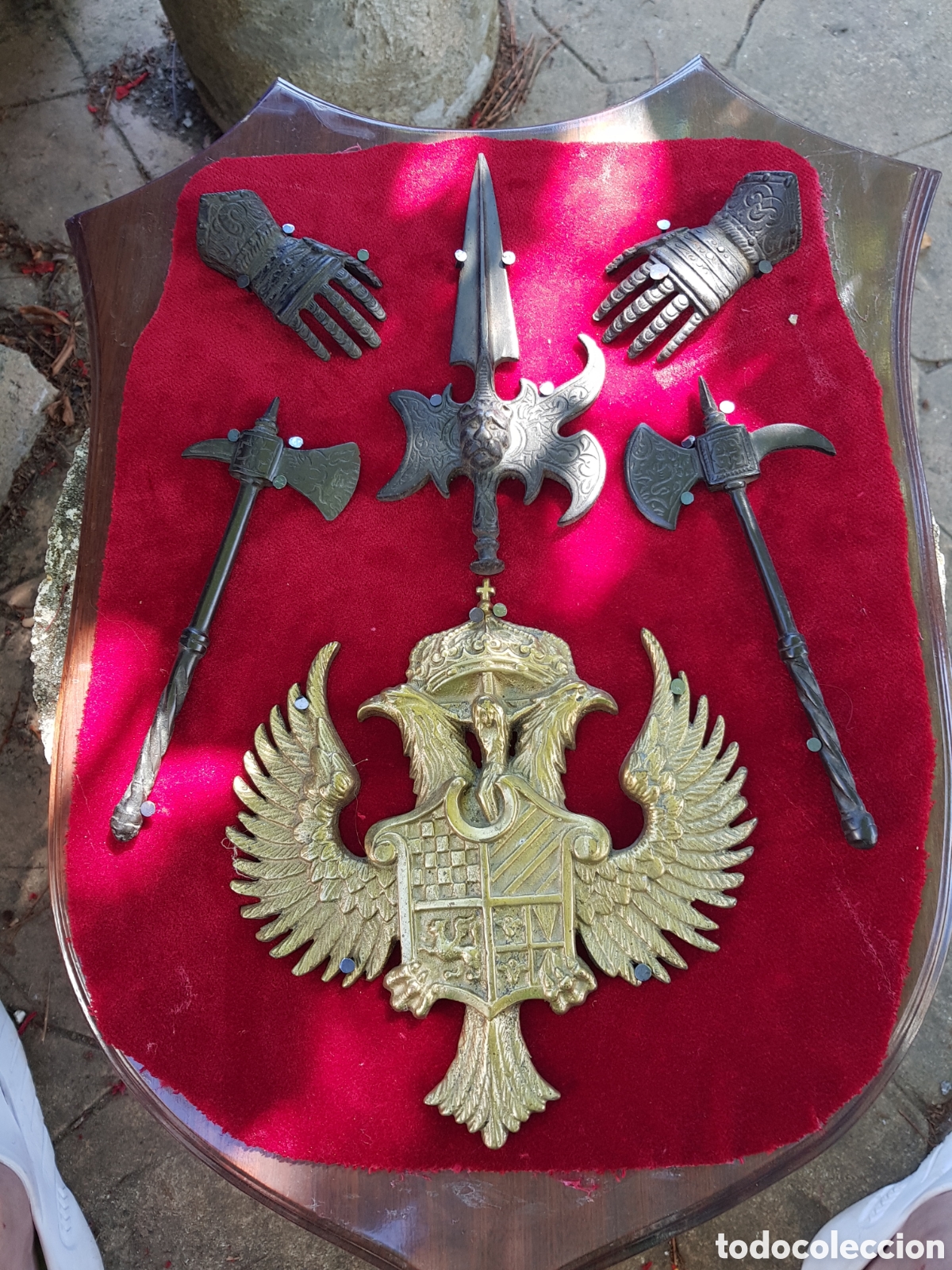 Antig&uuml;edades: ANTIGUO Y ESPECTACULAR ESTANDARTE AGUILA BICEFALA CARLOS V REQUETES CARLISMO