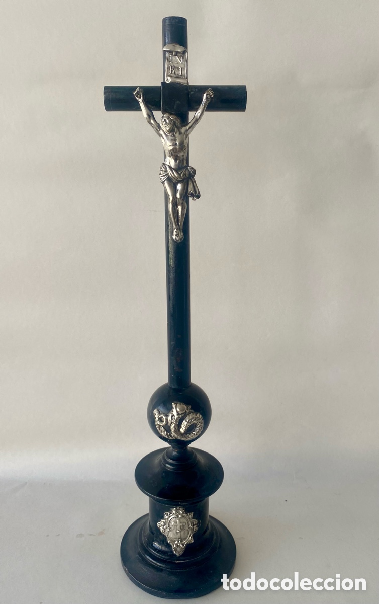 Antig&uuml;edades: Crucifijo de plata con madera ebonizada Finales siglo XIX