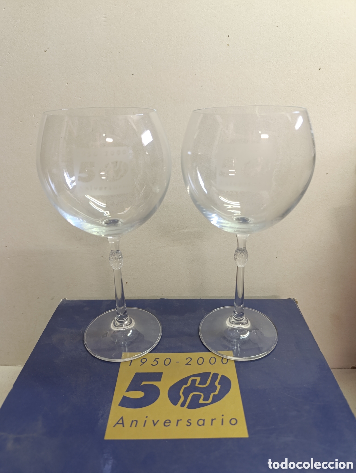 Antig&uuml;edades: PAREJA DE COPAS DE CRISTAL EN CAJA ORIGINAL. 50 ANIVERSARIO.