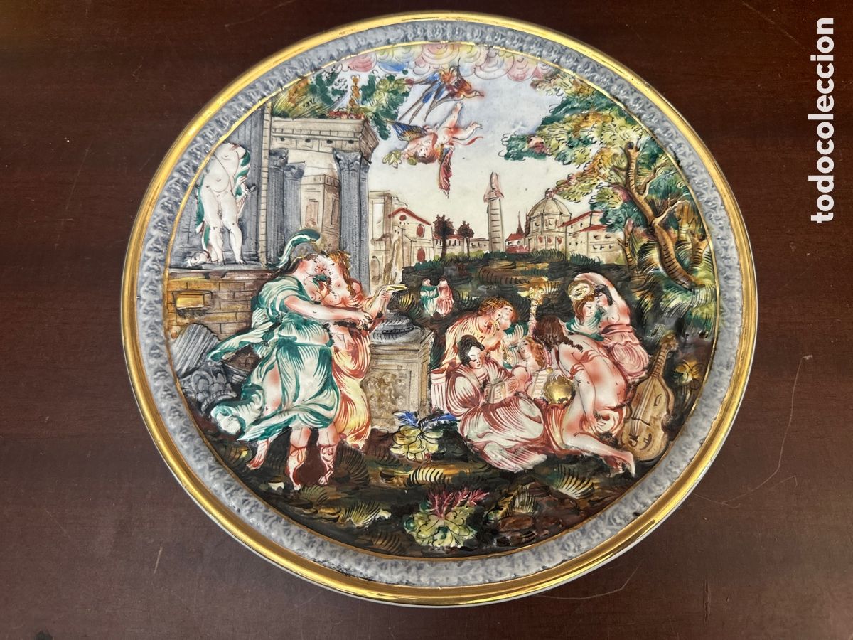 Antig&uuml;edades: PRECIOSO PLATO DE CER&Aacute;MICA DE CAPODIMONTE EN RELIEVE PINTADO A MANO