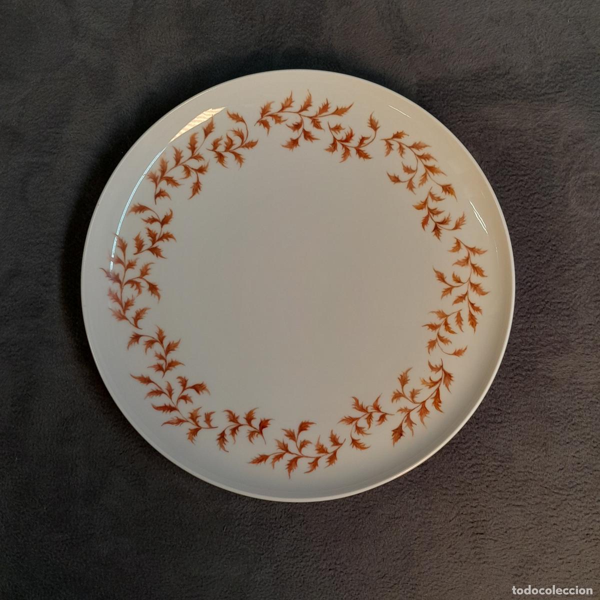 Antig&uuml;edades: PLATO REDONDO DE PORCELANA FINA BOHEMIA &rdquo;NAVIDAD&rdquo;. THUN, A&Ntilde;OS 2000.