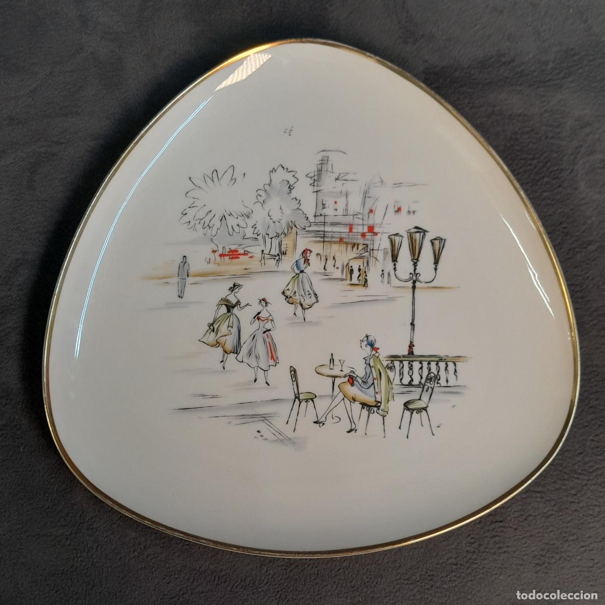 Antig&uuml;edades: PLATO TRIANGULAR HUTSCHENREUTHER DIADEM CON ESCENA DE CAF&Eacute; URBANO. SIGLO XX