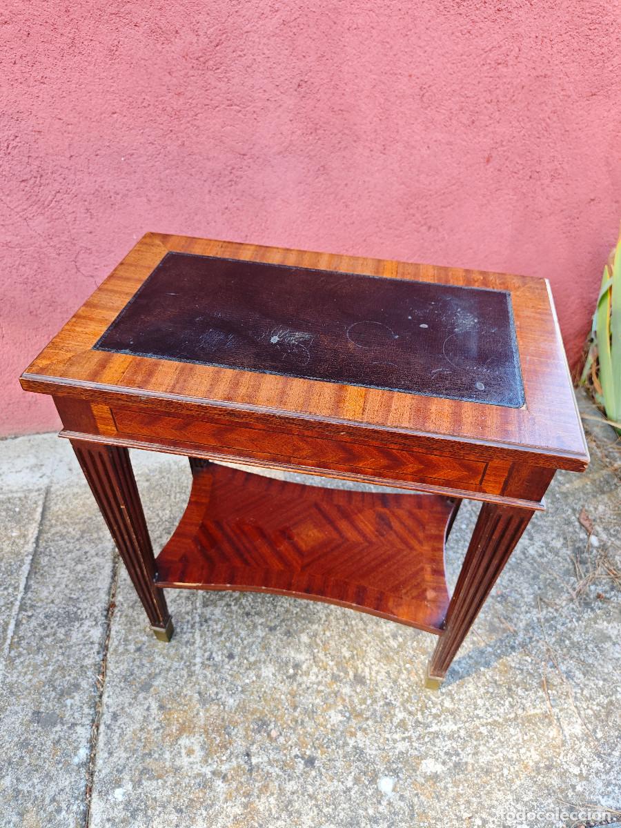 Antig&uuml;edades: Mesa de apoyo de 46 cm de larga
