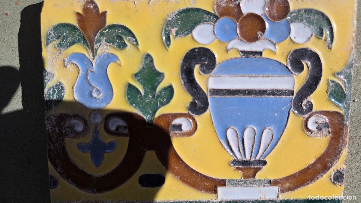 Antig&uuml;edades: azulejo de triana antigua